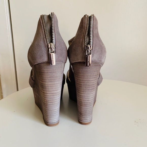 Preowned designer shoes - Picture 2 of 4